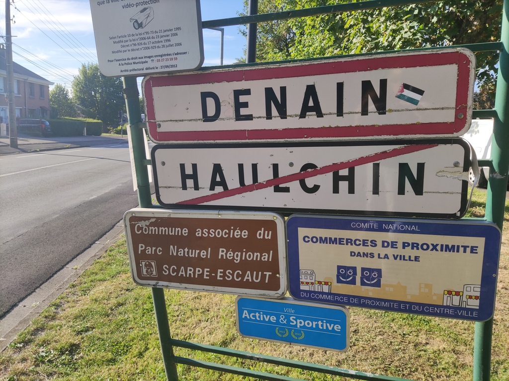 Panneau d'entrée de ville de Denain